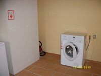 Mehrzweckraum mit Waschmaschine_1